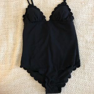 NWOT Sézane Scalloped Swimsuit